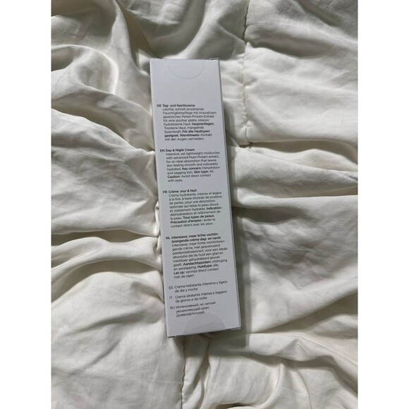 NIB QMS Advanced Pearl Protein Day & Night Cream (MSRP $345) - Picture 4 of 5